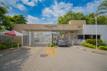 Casa à venda com 3 quartos, sendo 1 suíte,  no condomínio Queluz Vita - Casas, Cotia - SP
