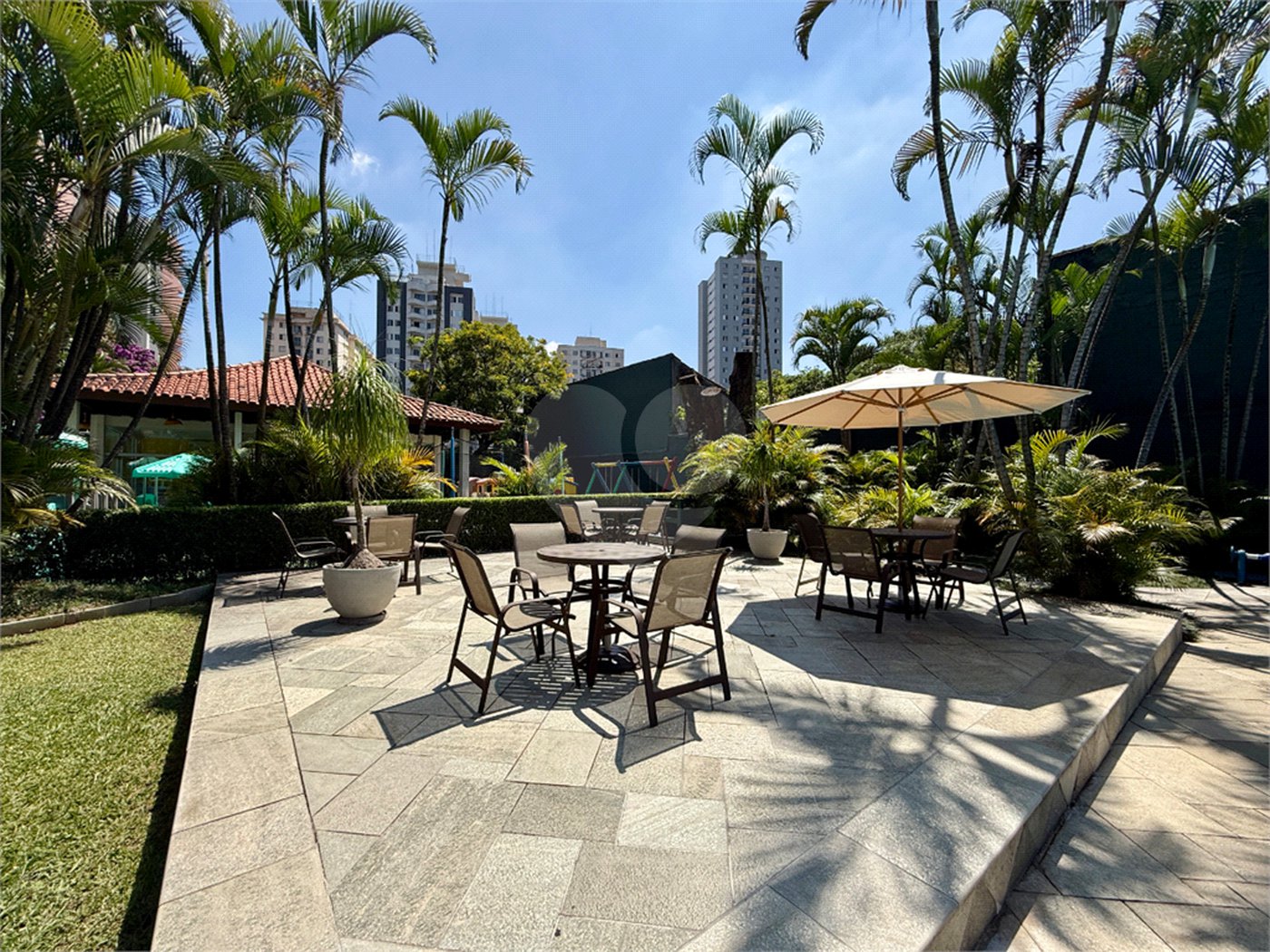 Apartamento à venda com 4 suítes em Jardim Marajoara, São Paulo, SP