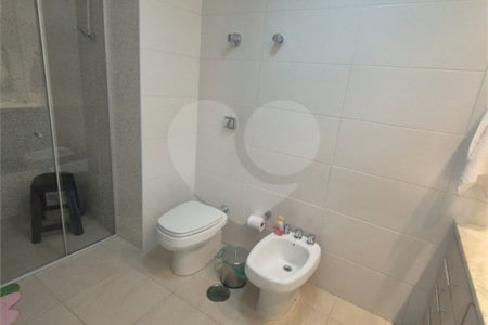 Apartamento à venda com 3 quartos, sendo 1 suíte, em Itaim Bibi, São Paulo, SP