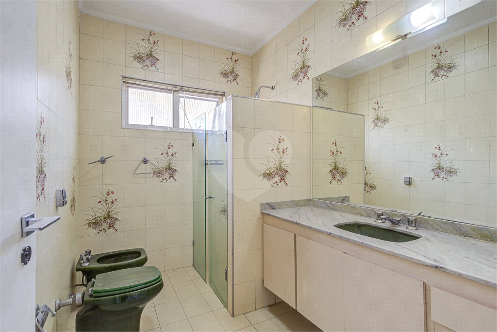 Sobrado à venda com 4 quartos, sendo 2 suítes,  em Brooklin, São Paulo, SP
