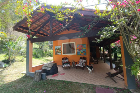 Chácara à venda com 5 quartos, sendo 3 suítes, em Vila Darcy Penteado (mailasqui), São Roque, SP