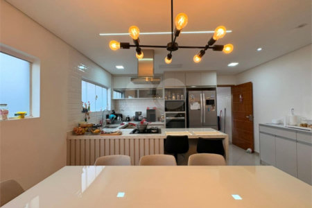 Sobrado à venda com 3 suítes em Vila Milton, Guarulhos, SP
