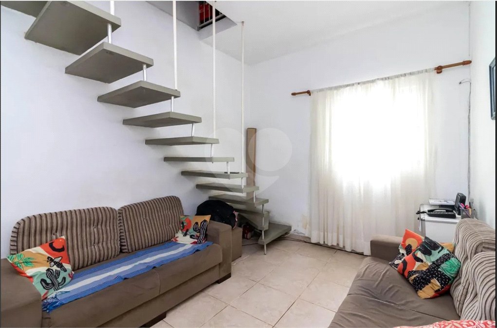 Sobrado à venda com 2 quartos, sendo 1 suíte, em Chora Menino, São Paulo, SP