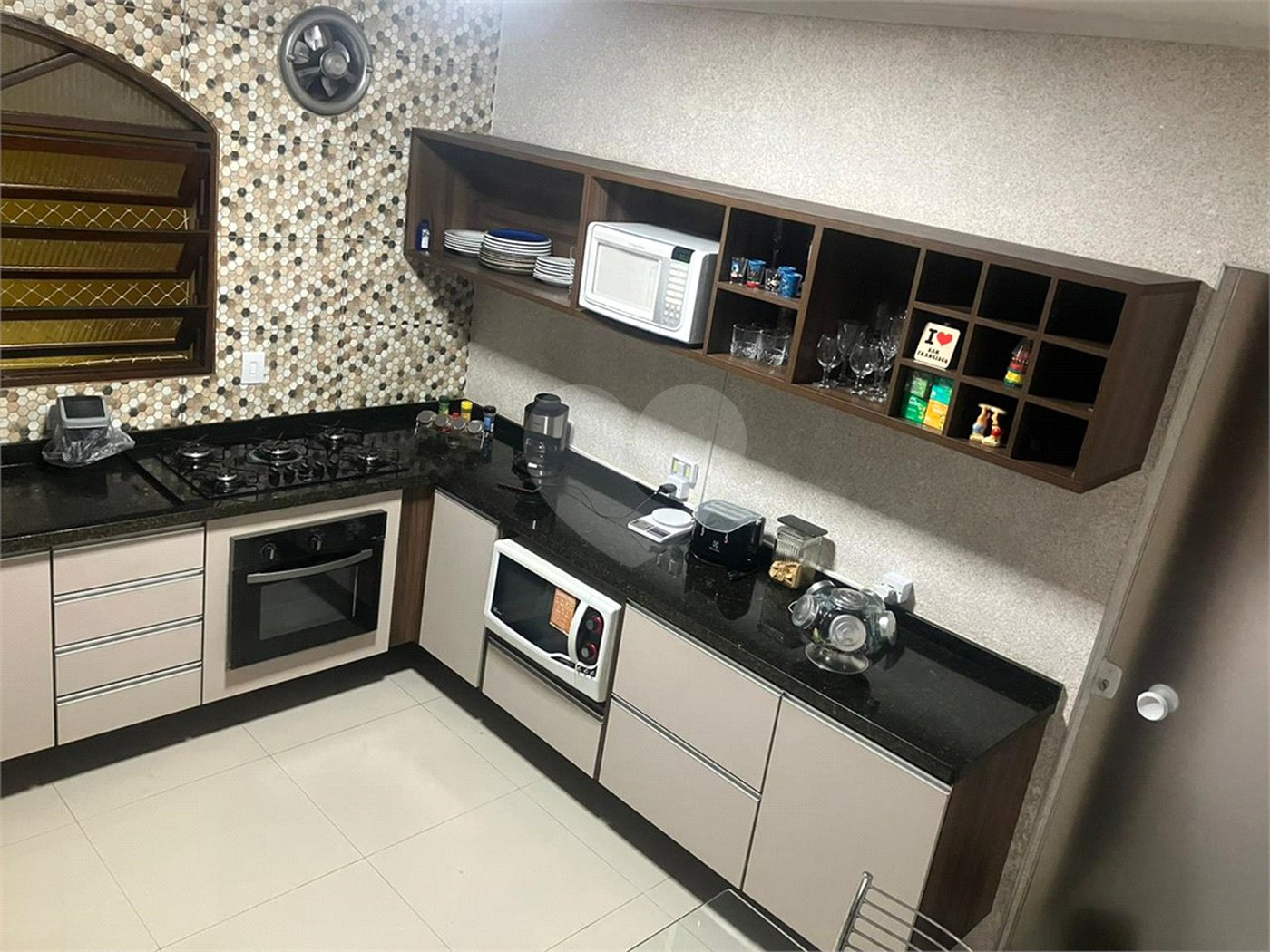 Casa à venda com 3 quartos, sendo 1 suíte,  em Vila Amélia, Poá, SP