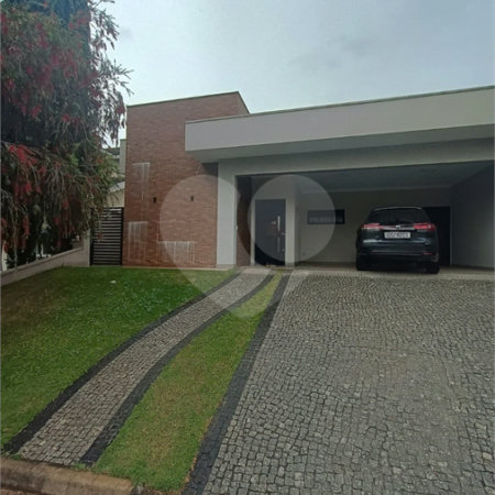 Casa para alugar com 3 quartos, sendo 1 suíte, no condomínio Recanto dos Paturis, Vinhedo - SP