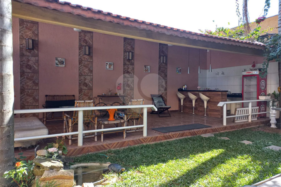 Casa à venda com 6 quartos, sendo 2 suítes, no Brasilândia, São Paulo, SP