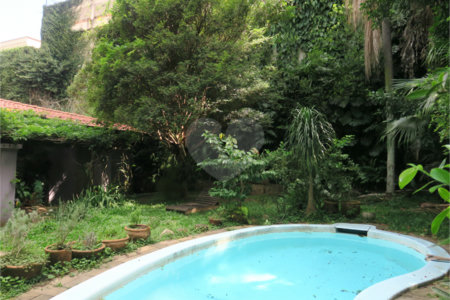 Casa Térrea à venda com 2 suítes em Real Parque, São Paulo, SP