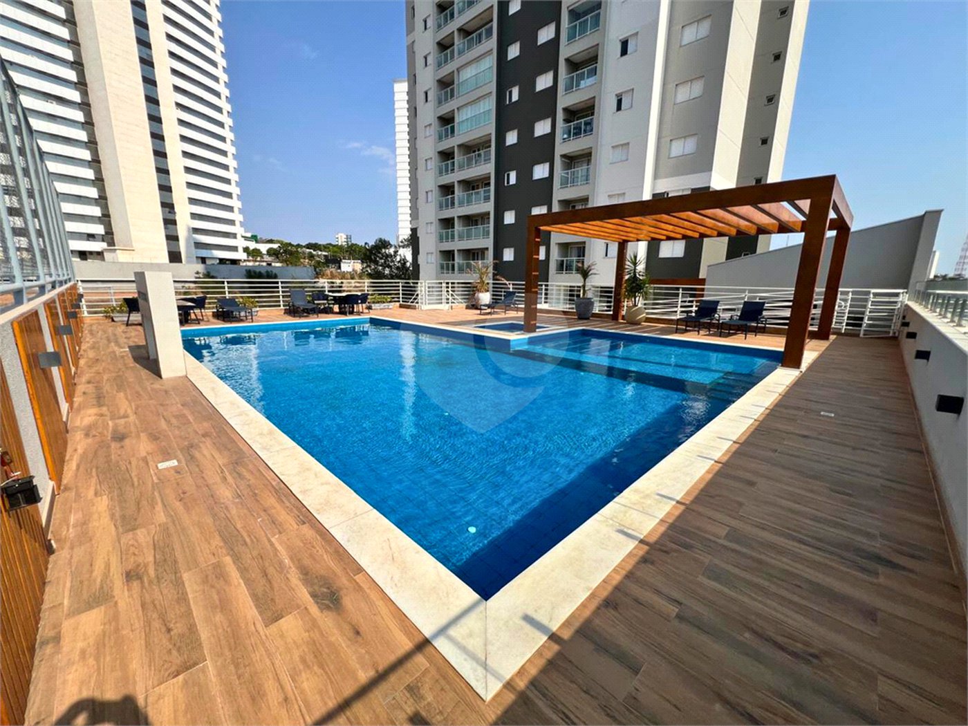 Apartamento à venda com 2 quartos, sendo 1 suíte,  em Residencial Paiaguás, Cuiabá, MT