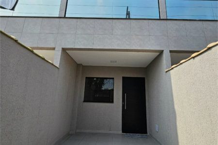 Sobrado à venda com 2 quartos em Maracanã, Praia Grande, SP