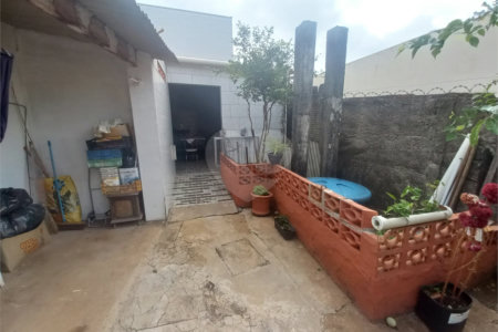 Sobrado para venda.