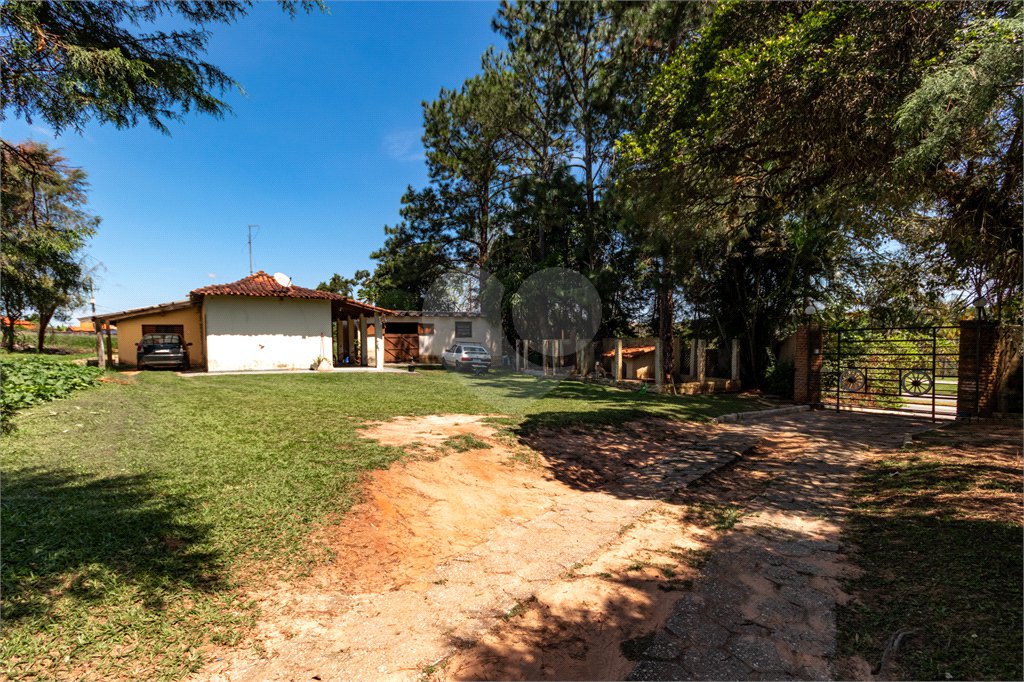 Chácara à venda com 5 quartos, sendo 2 suítes, em Vila São João, Sarapuí, SP