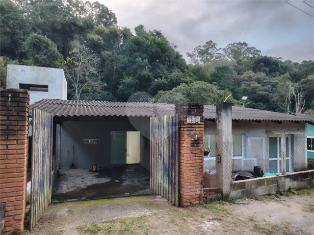 Casa à venda com 3 quartos, sendo 1 suíte,  em Roseira, Mairiporã, SP
