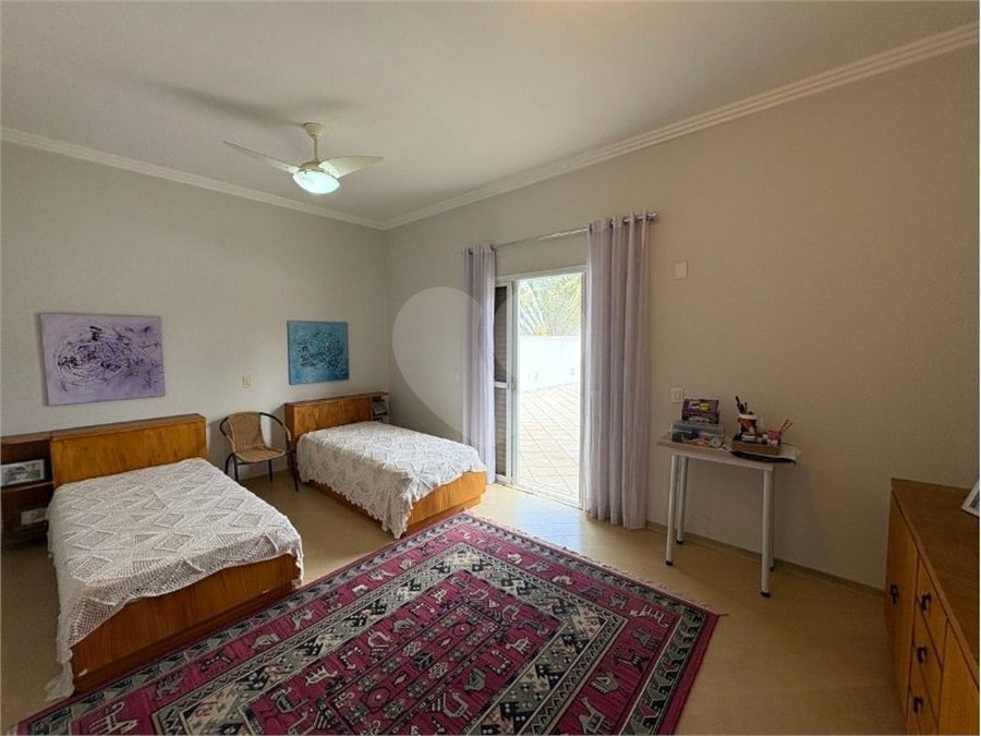 Casa à venda com 5 quartos, sendo 3 suítes, no condomínio Granja Olga III, Sorocaba - SP