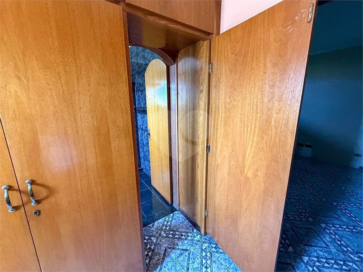Sobrado à venda com 3 quartos, sendo 1 suíte, em Cidade Líder, São Paulo, SP