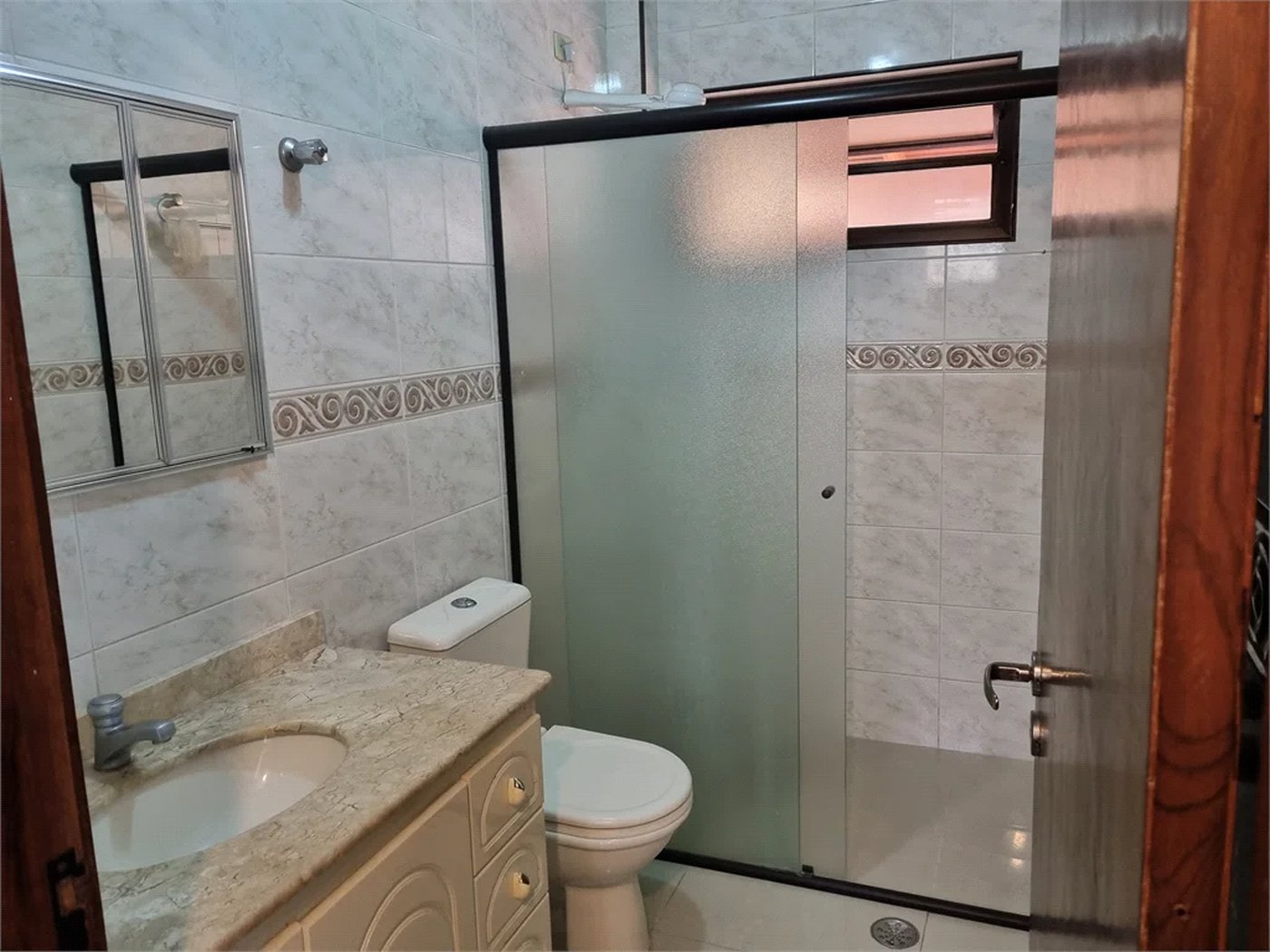 Sobrado à venda com 3 quartos, sendo 2 suítes, em Jardim Duprat, São Paulo, SP