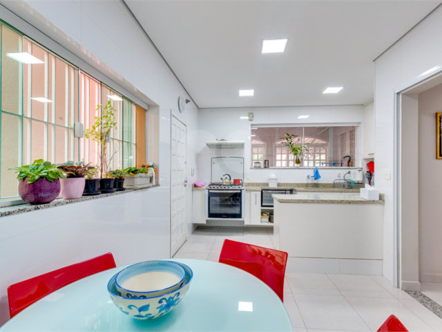 Casa à venda com 4 quartos, sendo 1 suíte,  em Brooklin, São Paulo, SP