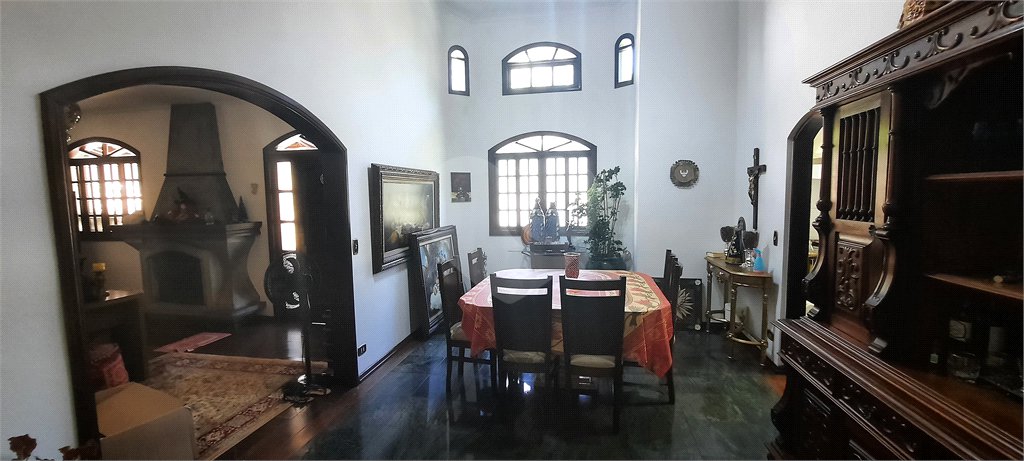 Casa à venda com 4 quartos, sendo 1 suíte, no condomínio Parque Imperial da Cantareira, Mairiporã - SP