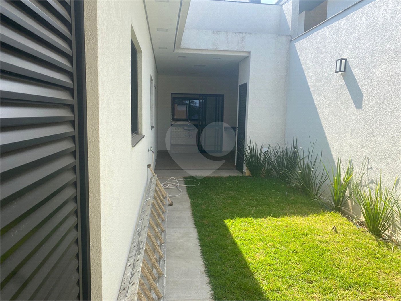 Casa à venda com 3 suítes no condomínio Condomíno Helena Maria, Sorocaba - SP