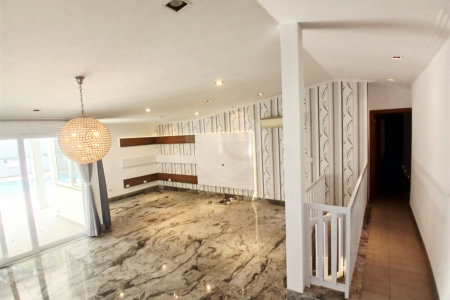 Casa Térrea à venda com 3 suítes em Anchieta, São Bernardo do Campo, SP