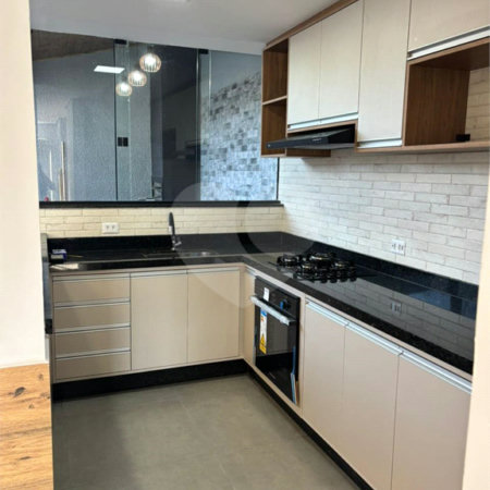 Casa à venda com 3 quartos, sendo 1 suíte, no condomínio Marselha IV, São Roque - SP