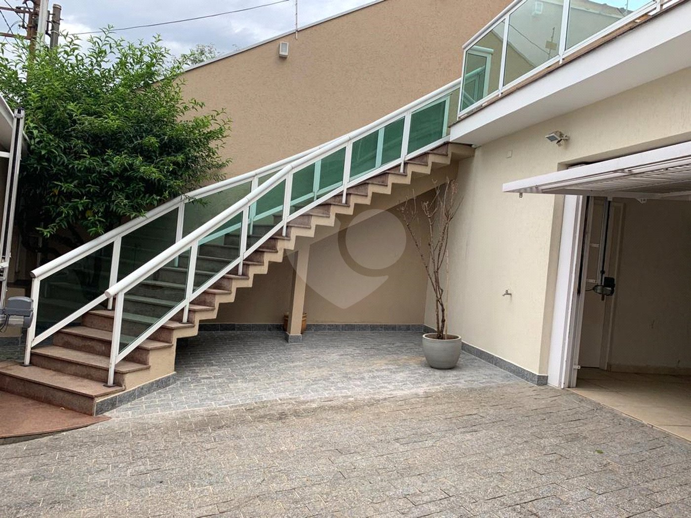 Sobrado à venda com 3 quartos, sendo 2 suítes,  em Tremembé, São Paulo, SP