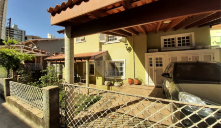 Casa à venda ou para alugar com 3 quartos, sendo 2 suítes,  no condomínio Chácara das Rosas, São Paulo - SP