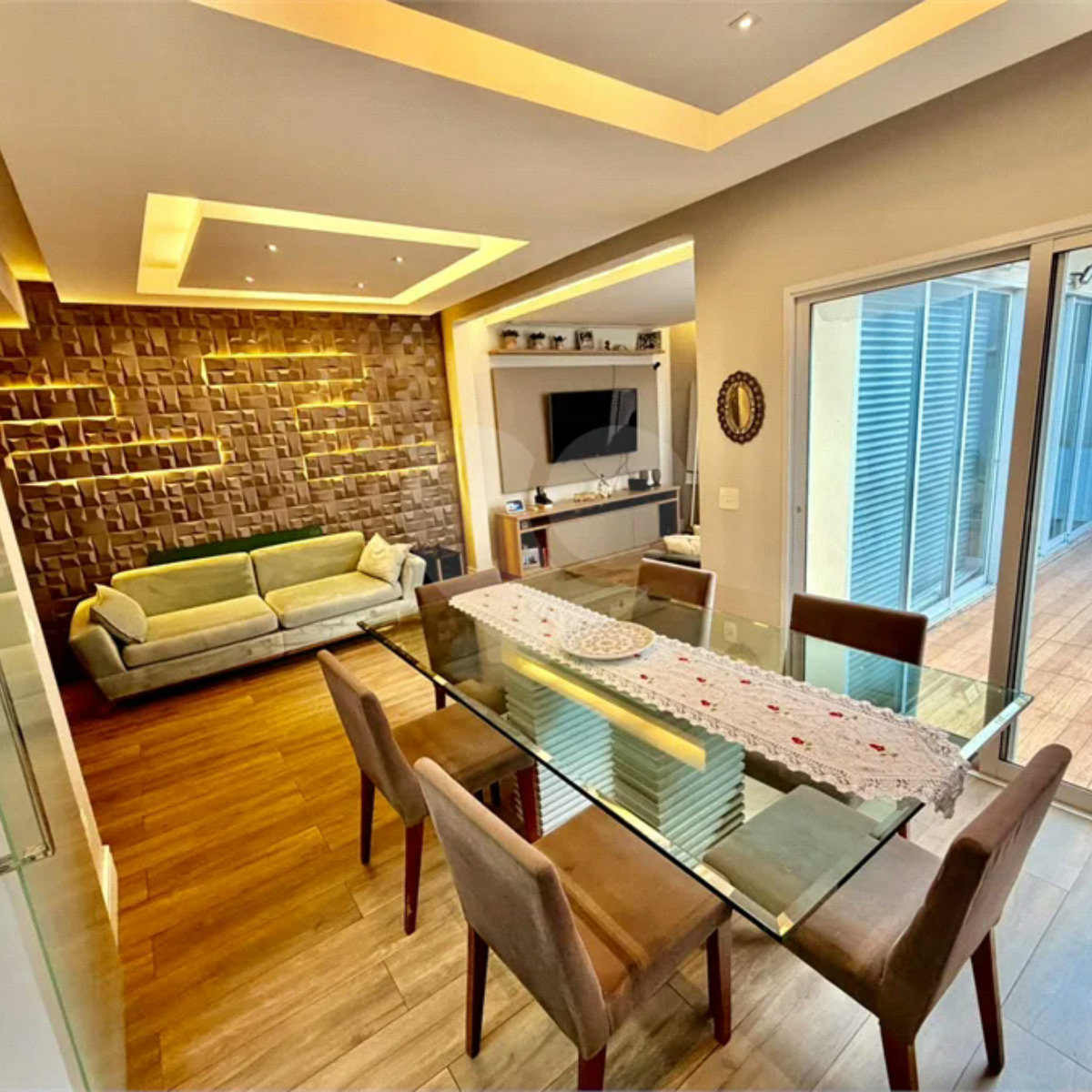 Casa à venda com 3 suítes no condomínio Villaggio Della Hípica, São Paulo - SP