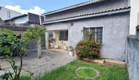 Casa à venda com 2 quartos, sendo 1 suíte,  no condomínio Itatitara 999, Rio de Janeiro - RJ