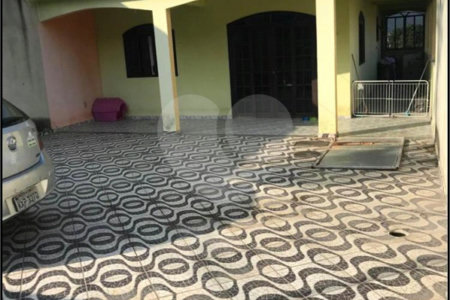 Casa à venda com 2 quartos, sendo 1 suíte, no condomínio Colinas, Rio de Janeiro - RJ