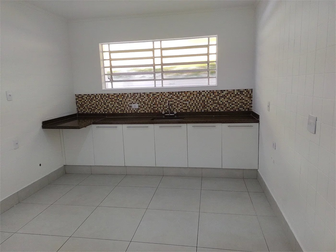 Casa à venda com 3 quartos, sendo 1 suíte, em Vila Cordeiro, São Paulo, SP