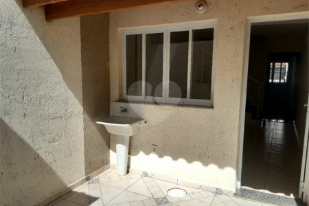 Sobrado à venda com 2 suítes em Jardim Nely, Indaiatuba, SP