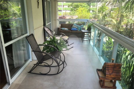 Apartamento à venda com 3 quartos, sendo 2 suítes, em Vila Uberabinha, São Paulo, SP