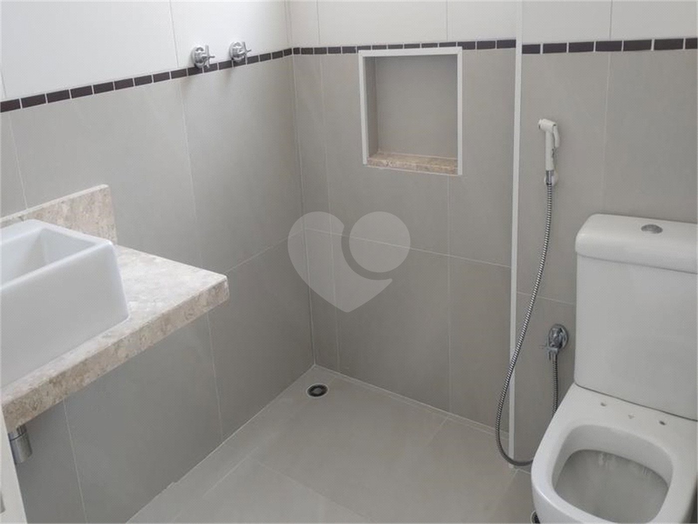 Apartamento à venda com 3 quartos, sendo 1 suíte,  em Loteamento Mogilar, Mogi das Cruzes, SP