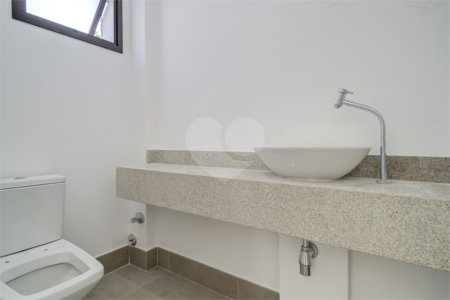Casa à venda ou para alugar com 3 suítes no condomínio Jardim Flora, São Paulo - SP