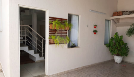 Sobrado à venda com 3 quartos, sendo 1 suíte,  em Vila Suissa, Mogi das Cruzes, SP