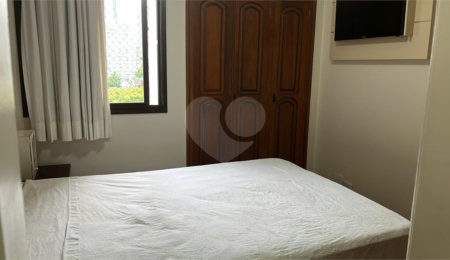 Apartamento à venda com 3 quartos, sendo 1 suíte,  em Jardim das Acácias, São Paulo, SP