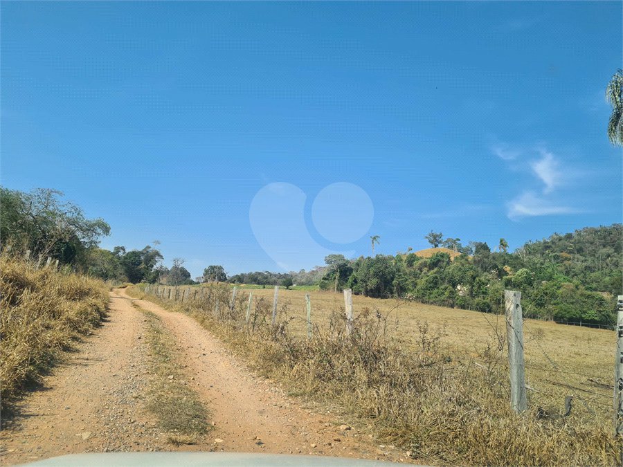 VENDA SÍTIO 48 hectares com estruura para granja, hidroponia e gado
