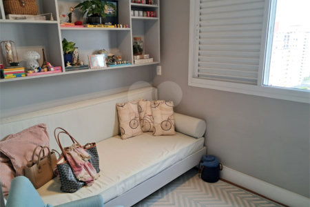 Apartamento à venda com 3 quartos, sendo 1 suíte, em Chácara Santo Antônio, São Paulo, SP
