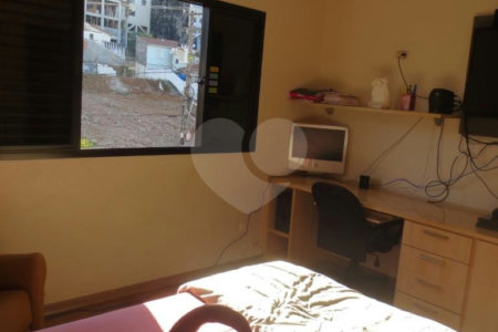 Sobrado à venda com 4 quartos, sendo 1 suíte, em Cambuci, São Paulo, SP
