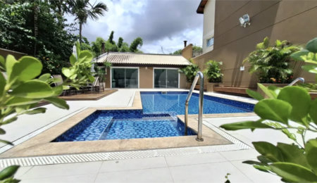 Casa à venda com 5 quartos, sendo 2 suítes,  no condomínio Floradas da Serra, São Paulo - SP