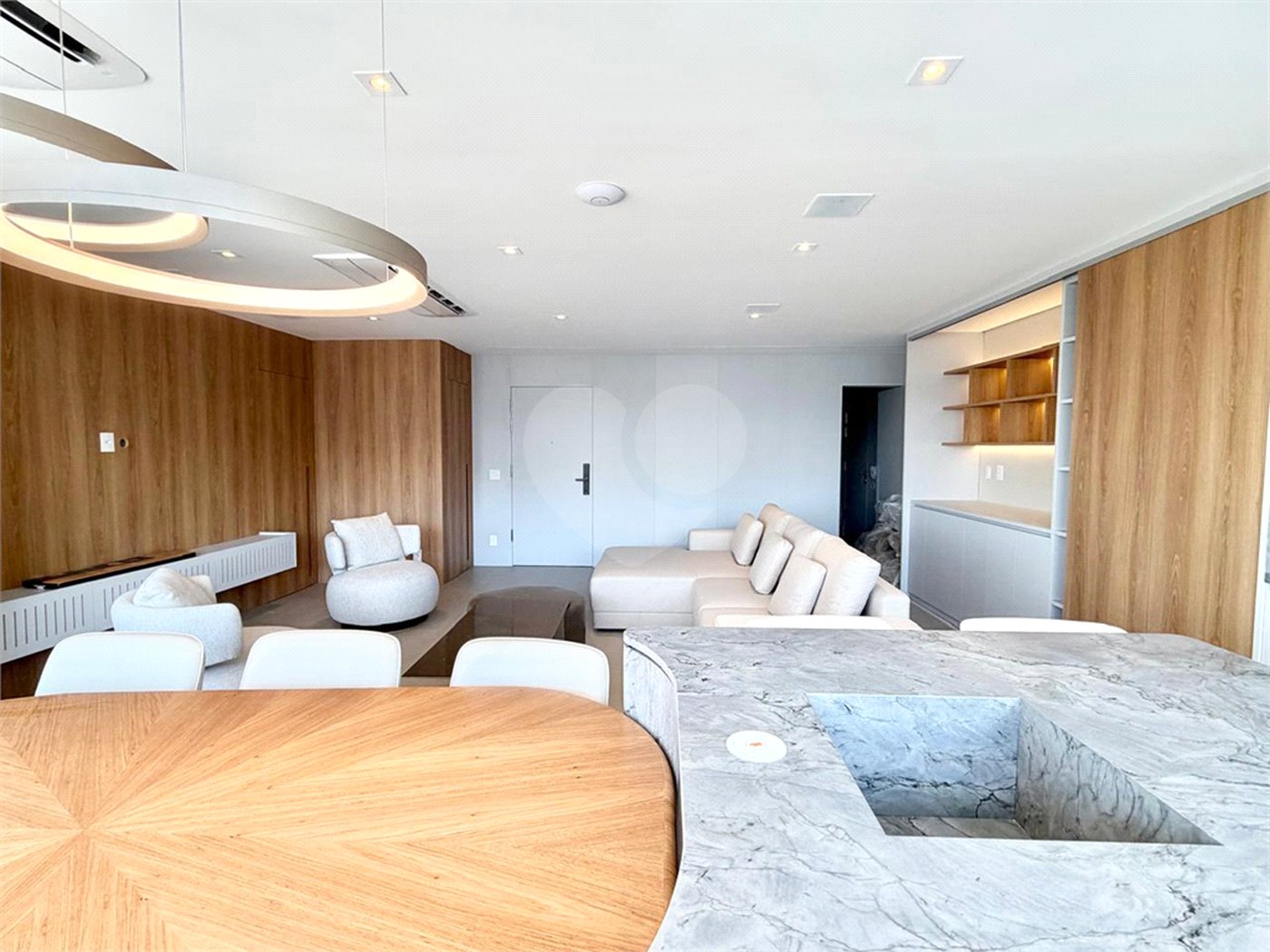 Apartamento à venda com 3 suítes em Campo Belo, São Paulo, SP