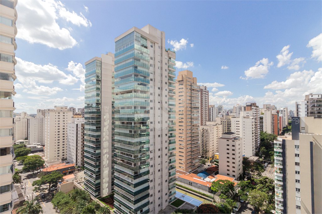Apartamento à venda com 4 quartos, sendo 3 suítes,  em Indianópolis, São Paulo, SP