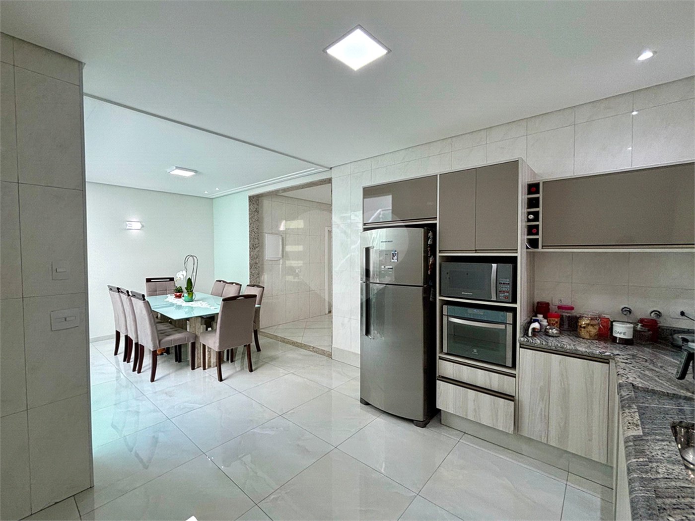 Casa à venda ou para alugar com 6 quartos, sendo 1 suíte, em Residencial/Comercial, Guarulhos, SP
