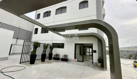 Apartamento à venda ou para alugar com 4 quartos, sendo 3 suítes,  no Centro, Atibaia, SP
