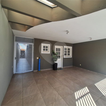 Casa à venda com 3 quartos, sendo 1 suíte, em Vila de Vecchi, Jundiaí, SP