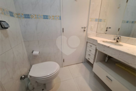 Apartamento à venda com 3 quartos, sendo 1 suíte, em Vila Uberabinha, São Paulo, SP