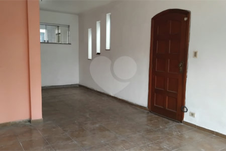Sobrado à venda com 3 quartos em Jardim Odete, São Paulo, SP