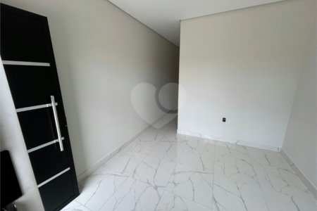 Casa de Vila à venda com 2 quartos, sendo 1 suíte, em Vila Nova Sorocaba, Sorocaba, SP