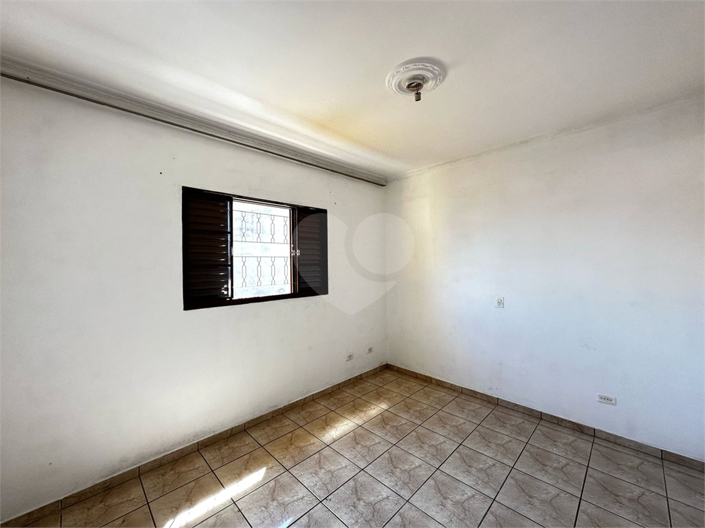 Sobrado à venda com 4 quartos, sendo 1 suíte, em Vila Amorim, Suzano, SP