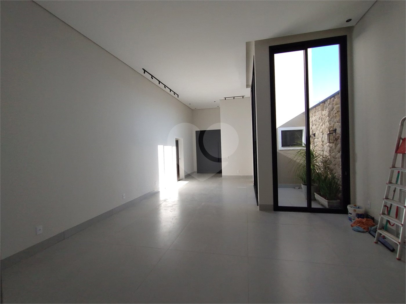 Casa à venda com 3 suítes no condomínio Residencial Golden Ville, Itapetininga - SP